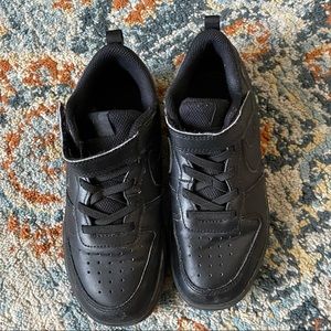 Nike Black Boys Sneakers, Size 1.5Y